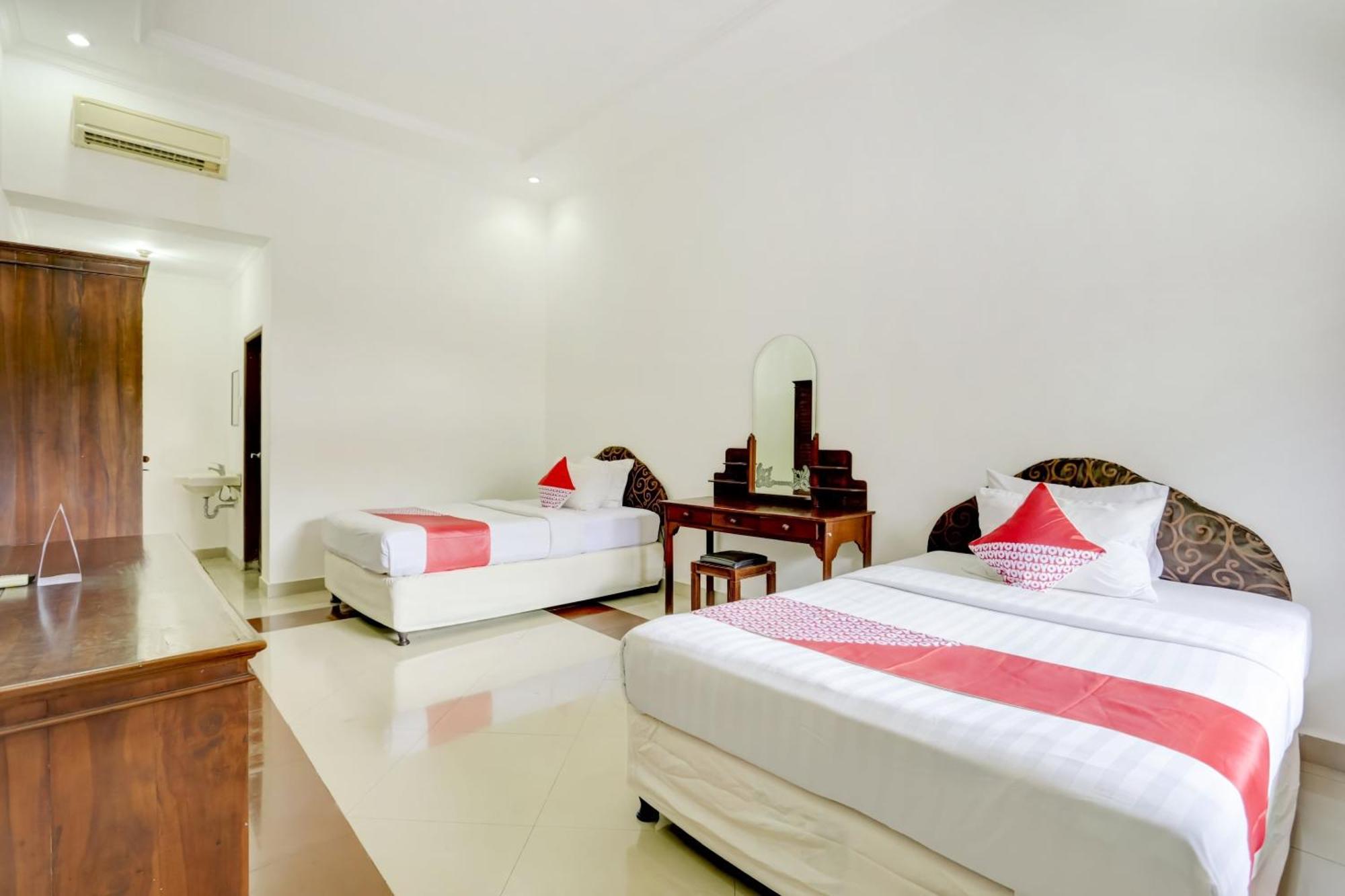 Super Oyo 3261 Hotel Ratu Denpasar Eksteriør billede