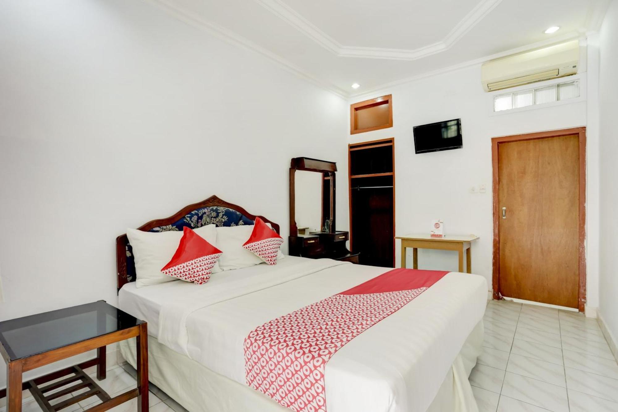 Super Oyo 3261 Hotel Ratu Denpasar Eksteriør billede