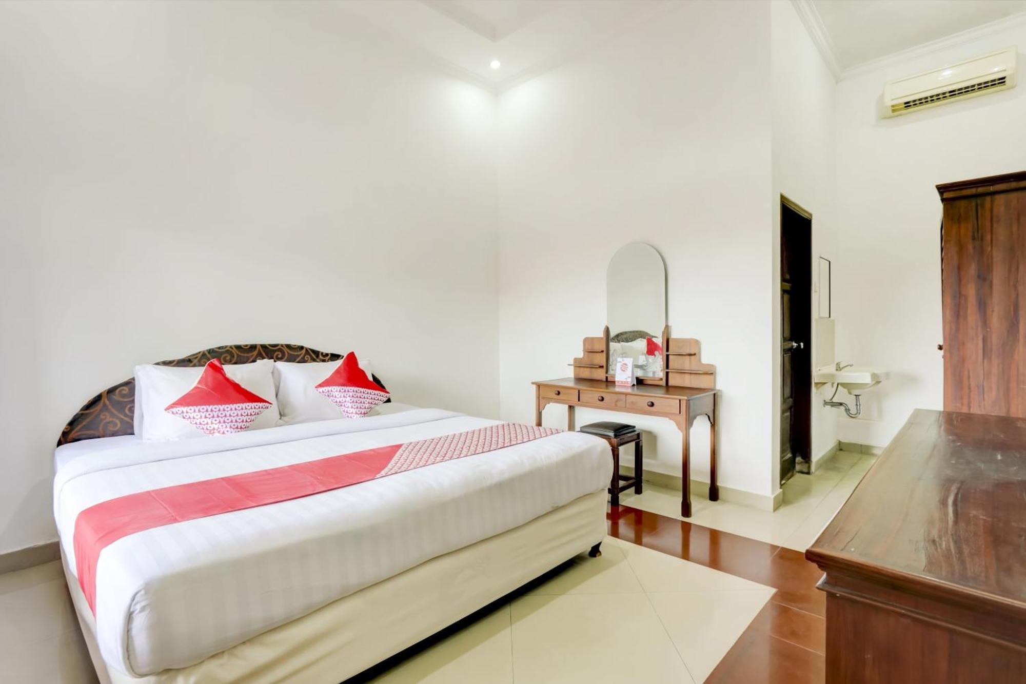 Super Oyo 3261 Hotel Ratu Denpasar Eksteriør billede