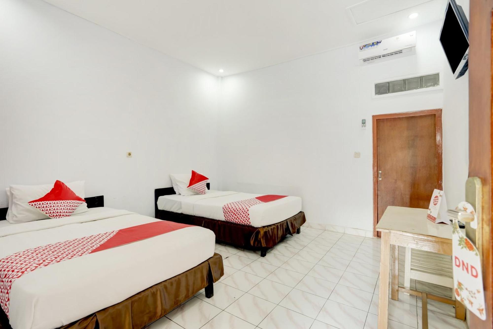 Super Oyo 3261 Hotel Ratu Denpasar Eksteriør billede