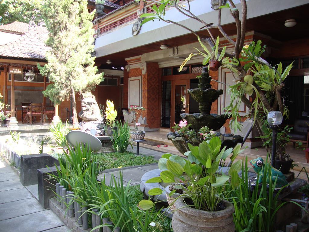 Super Oyo 3261 Hotel Ratu Denpasar Eksteriør billede